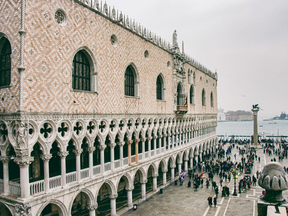 Modul 2 — Dogenpalast: Skip-the-Line ODER Secret Itinerary (EN) ODER Dogenpalast + Venedig Museums Pass (8 Museen) ODER Geführte Tour (EN)
